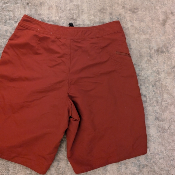 Patagonia Men's Red Shorts - Picture 6 of 11